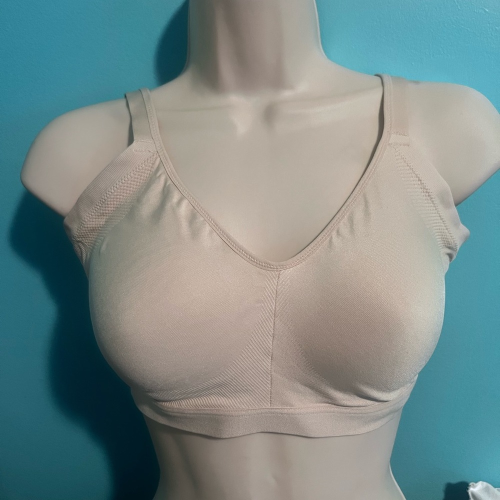Warners Wireless Bra Sz Large